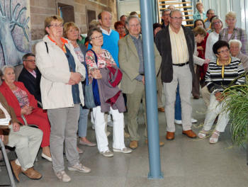 Zahlreiche Besucher waren zur Eröffnung der Ausstellung ins Rathaus gekommen.