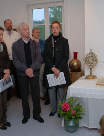Lauschten den Ausführungen von Pfarrer Andreas Frosztega (von links): Bürgermeisterin Bettina Mettler, Kurt Wannagat, Cornelia Lapeta und Renate Eschwey.